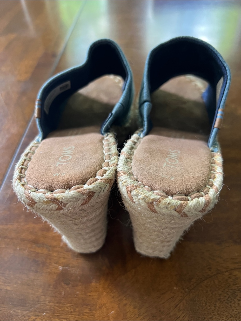 NWOT TOMS Monica Two-Tone Denim Blue Wedge Slide - Picture 4 of 8